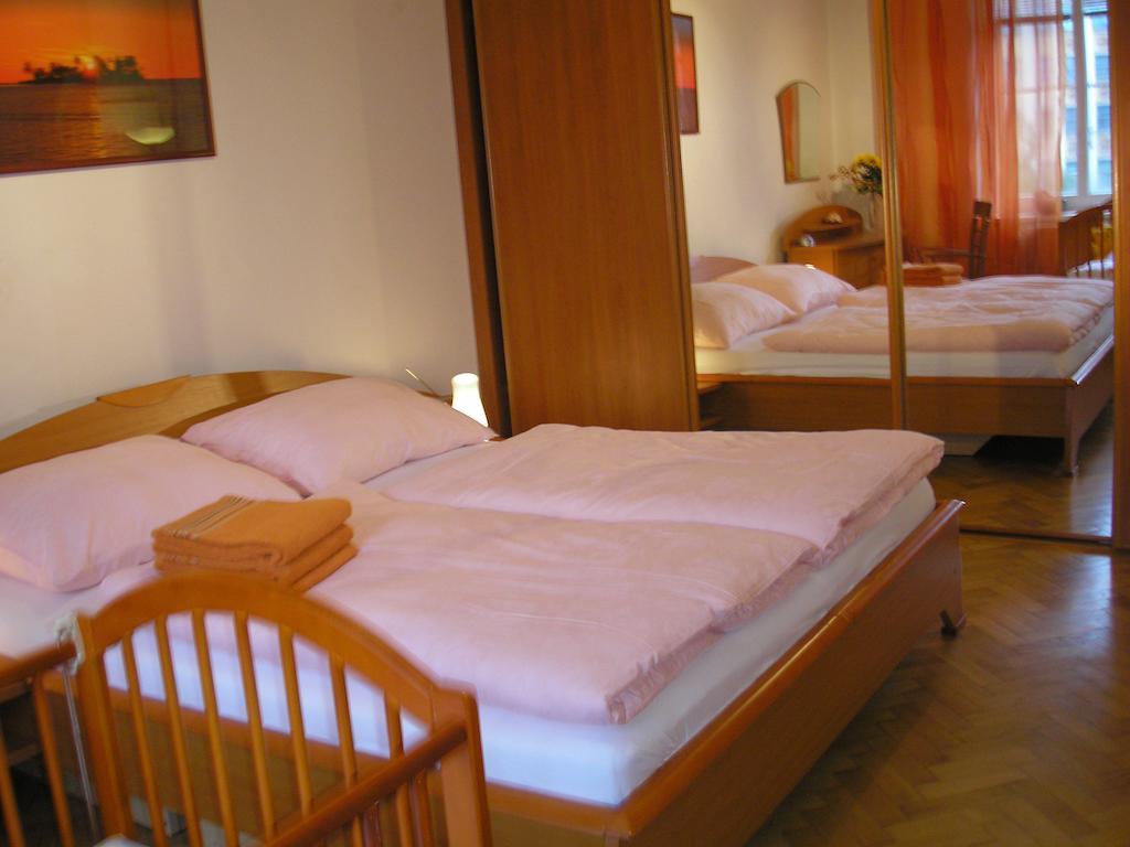 Apartment Accommodation Up To 17 บราติสลาวา ห้อง รูปภาพ